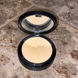 used a few times powder foundation ✨